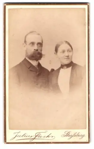 Fotografie Julius Fuchs, Strassburg, Schreiberstubgasse 6, Porträt eines Paares