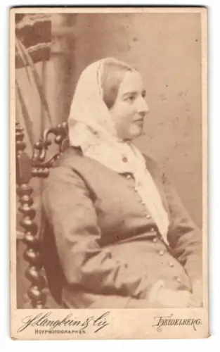 Fotografie Langbein & Cie, Heidelberg, Hauptstrasse 113a, Damenportrait im Profil