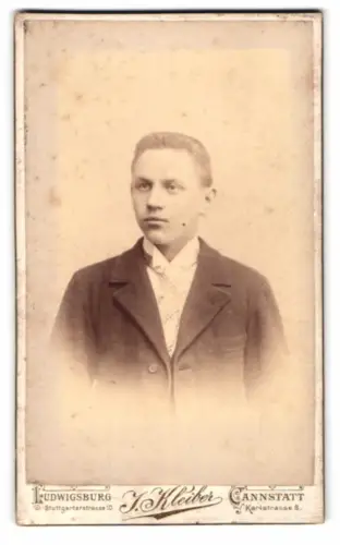 Fotografie J. Kleiber, Ludwigsburg, Stuttgarterstrasse 10, Porträt eines jungen Mannes