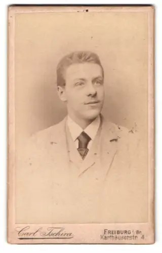 Fotografie Carl Tschira, Freiburg i. Br., Karthäuserstr. 4, Porträt eines jungen Mannes