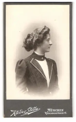 Fotografie Atelier Stella, München, Reichenbachstrasse 1a, Frau im Profil