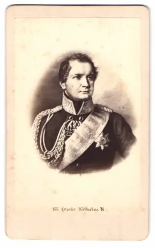 Fotografie Portrait König Friedrich Wilhelm IV. von Preussen in Uniform, mit Orden und Eisernes Kreuz