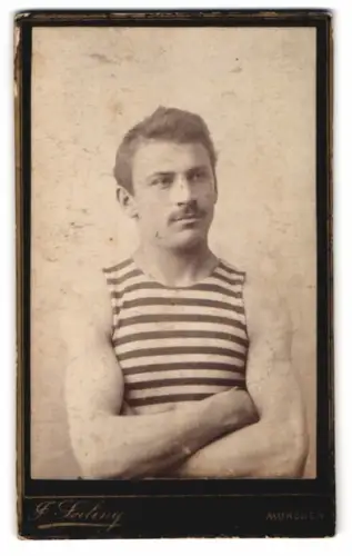 Fotografie J. Seiling, München, Prannerstrasse 13, muskulöser Sportler Michael Büchold vom Athleneclub Bavaria II