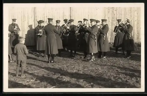 Foto-AK Polizisten spielen Musik