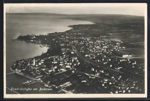 AK Friedrichshafen am Bodensee, Luftaufnahme, Stadtansicht, Uferbereich