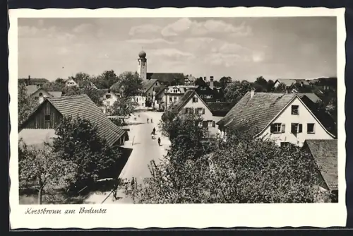 AK Kressbronn am Bodensee, Ortsansicht mit Kirche und Wohnhäusern