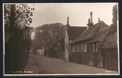 AK Bramber, The Street