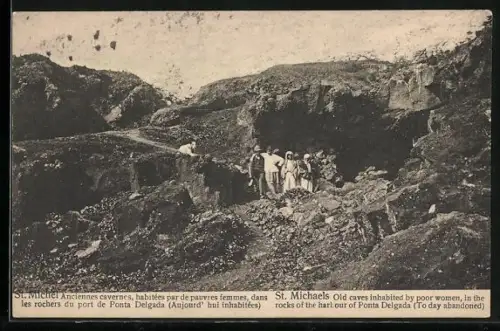 AK St. Michael, Anciennes cavernes, habitées par de pauvres femmes