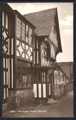 AK Mayfield, The Middle House