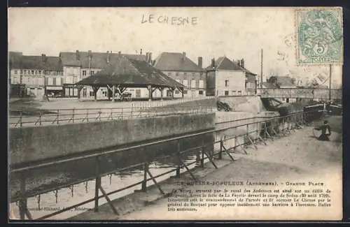 AK Le Chesne /Ardennes, Grande Place et canal des Ardennes