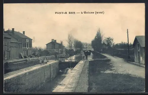 AK Pont-à-Bar, L`écluse, aval, et vue du canal adjacente