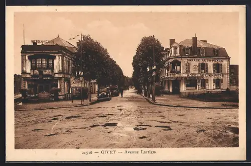 AK Givet, Avenue Lartigue avec hôtels et garage au début du XXe siècle
