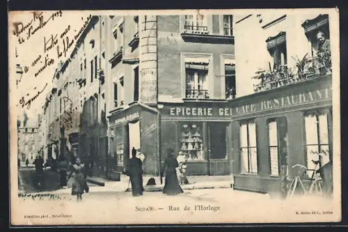 AK Sedan, Rue de l`Horloge avec épicerie et café restaurant