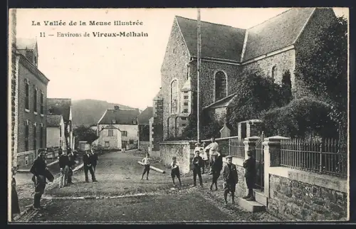 AK Vireux-Molhain, Scène de rue animée près de l`église avec des enfants jouant