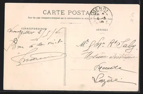 AK Montpellier, Hôtel des Postes et Télégraphes avec passants et cyclistes