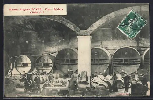 AK Béziers, Maison Auguste Boyer Chais N° 2 avec grands foudres et ouvriers