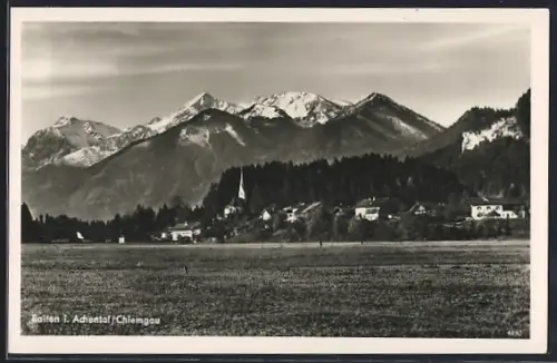 AK Raiten / Achental, Ortsansicht, Berge, Kirche
