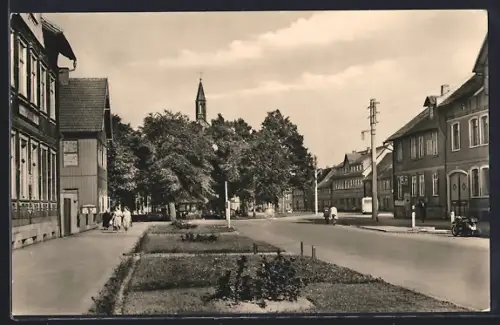 AK Hasselfelde /Harz, Am Markt, Strassenansicht, Kirche