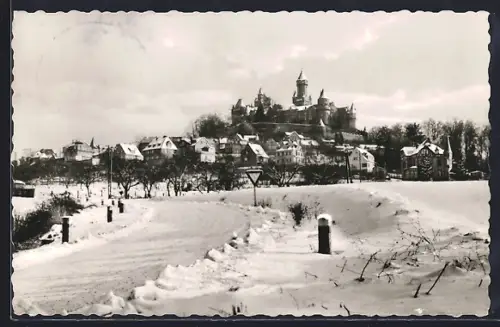 AK Braunfels /Lahn, Blick vom Mühlengrund auf Schloss und Stadt