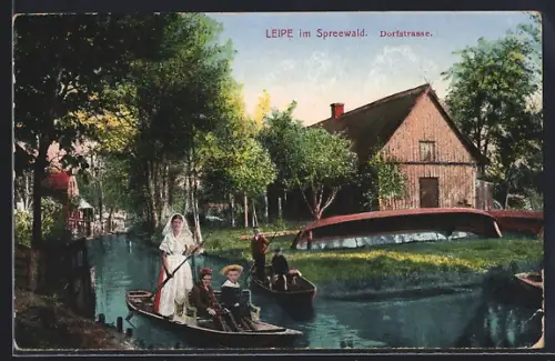 AK Leipe im Spreewald, Dorfstrasse, Kähne auf dem Fliess