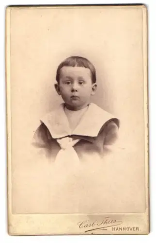 Fotografie Carl Thies, Hannover, Höltystrasse 13, Porträt eines Kindes