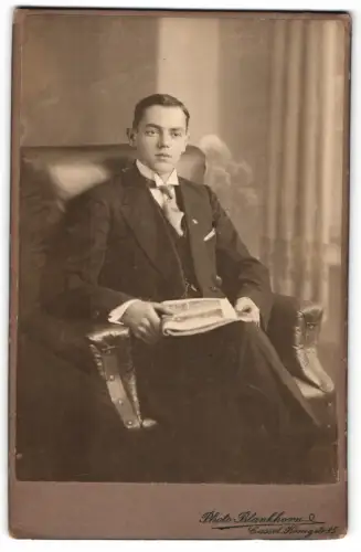 Fotografie Photo-Blankhorn, Cassel, Königstr 85, Porträt eines eleganten Herrn