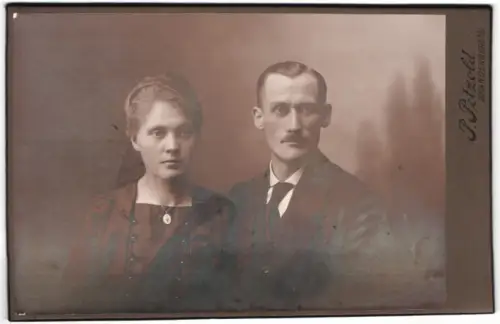 Fotografie P. Petzold, Brandenburg a. H., Steinstr. 52, Porträt eines Paares