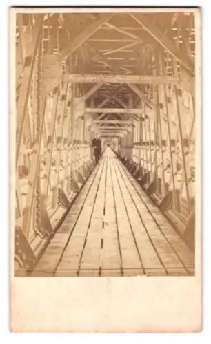 Fotografie P. Rossier, Fribourg, Ansicht Fribourg, Blick durch das Grandfey Viadukt