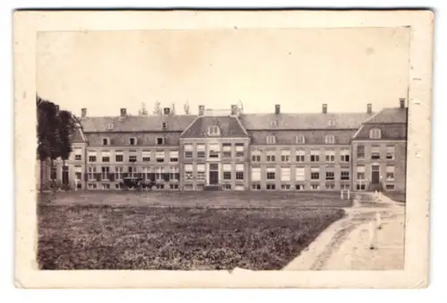 Fotografie unbekannter Fotograf, Ansicht Zeist, das Broederhuis