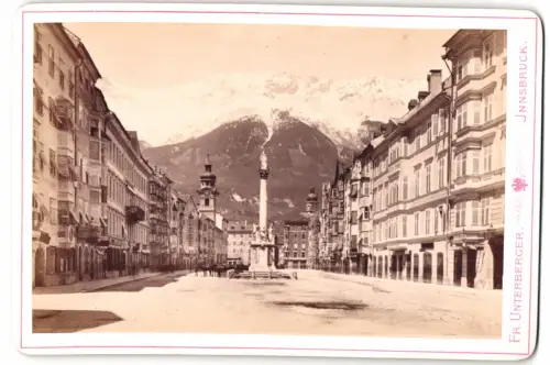 Fotografie Fr. Unterberger, Innsbruck, Ansicht Innsbruck, Theresienstrasse mit der Mariensäule