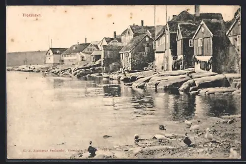 AK Thorshavn, Ortspanorama vom Wasser aus