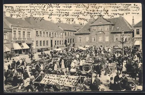 AK Viborg, Marktbetrieb mit Strasse u. Geschäft Christian Helmer