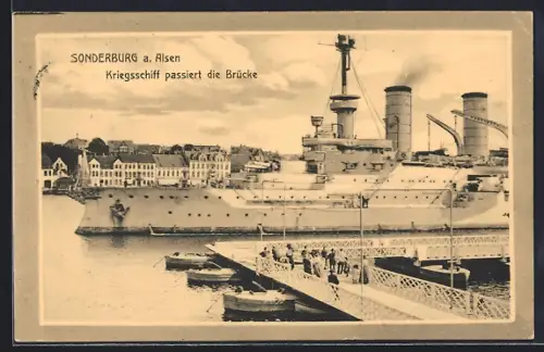 AK Sonderburg a. Alsen, Kriegsschiff passiert die Brücke