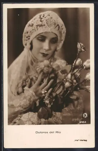 AK Dolores del Rio als Braut mit Blumen