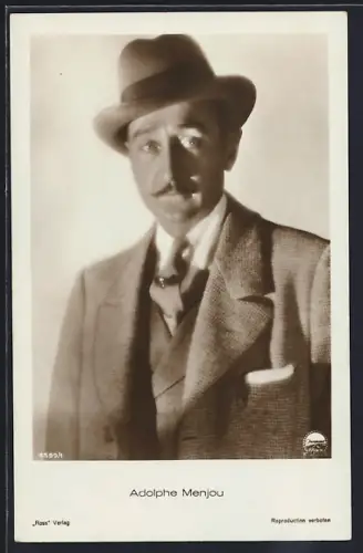 AK Adolphe Menjou im Dreiteiler, Portrait