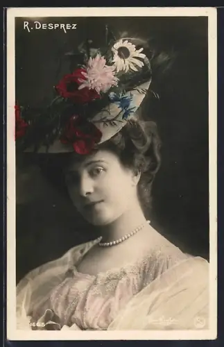 AK Schauspielerin R. Desprez mit Blumenhut und Perlenkette