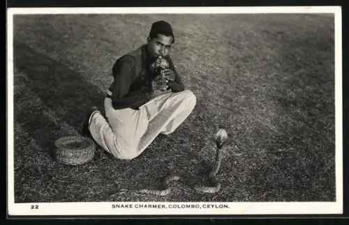 AK Colombo, Snake Charmer, Schlangenbeschwörer mit Schlange