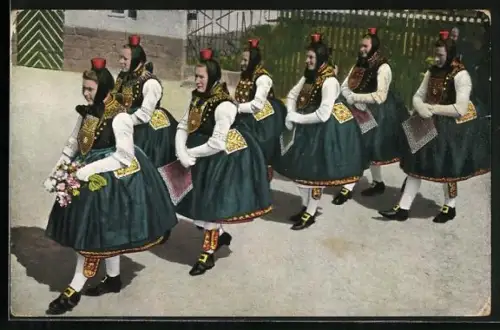 AK Hessische Trachten, Schwälmer Hochzeitszug, Brautjungern im Feststaat