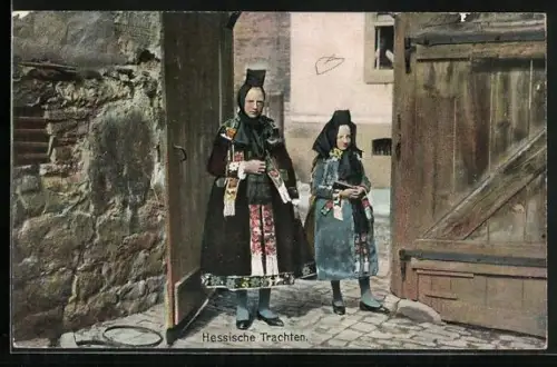 AK Hessische Trachten, Zwei Mädchen am Tor