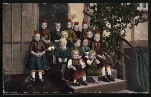 AK Schwälmer Kinder in typisch hessischer Volkstracht