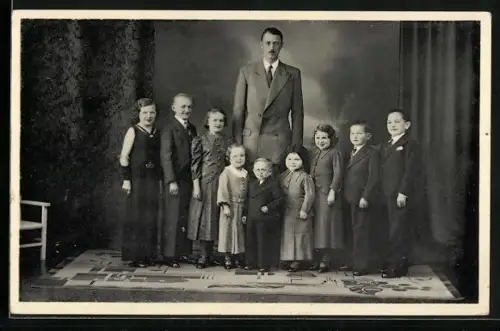 AK H. F. Zimmermann`s Liliput-Künstler-Truppe, Gruppenbild Liliputaner