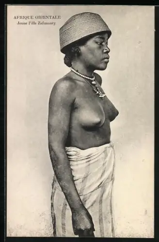 AK Afrique Orientale, Jeune Fille Zafimanry, afrikanische nackte Frau