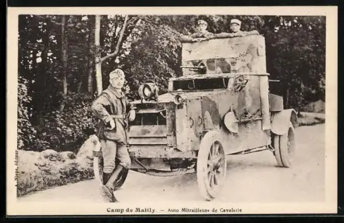 AK Camp de Mailly, Auto Mitrailleuse de Cavalerie, französisches Panzerauto mit Maschinengewehr
