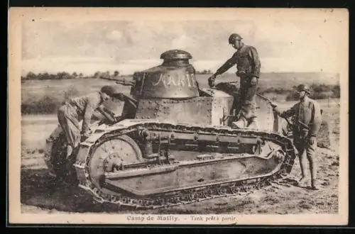 AK Camp de Mailly, Tank pret a partir, Soldaten in Uniform mit Panzer