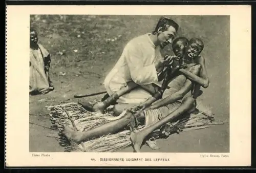 AK Missionaire catholique soignant des Lepreux
