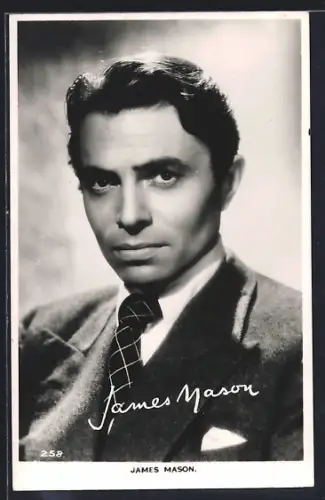 AK Schauspieler James Mason im Anzug ernst schauend