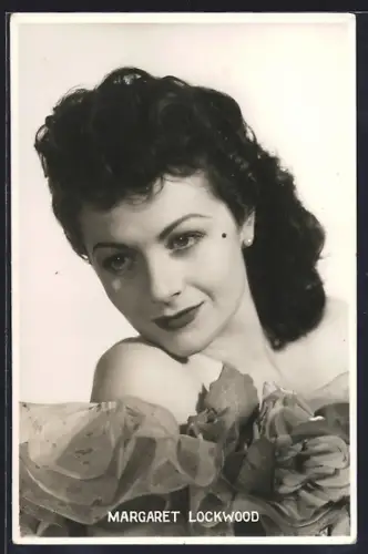 AK Schauspielerin Margaret Lockwood im Profil mit Blick seitlich nach unten