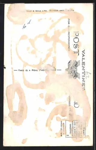 AK Schauspielerin Deanna Durbin lächelnd im Ballkleid