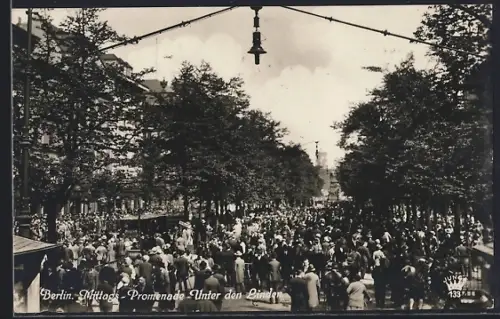 AK Berlin, Mittags-Promenade Unter den Linden