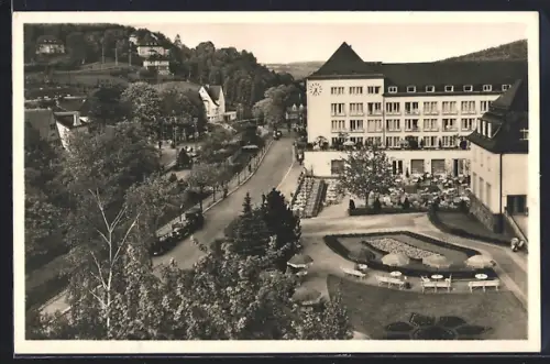 AK Oberschlema im sächs. Erzgeb., Kurhaus, Gartenanlage, Terrasse